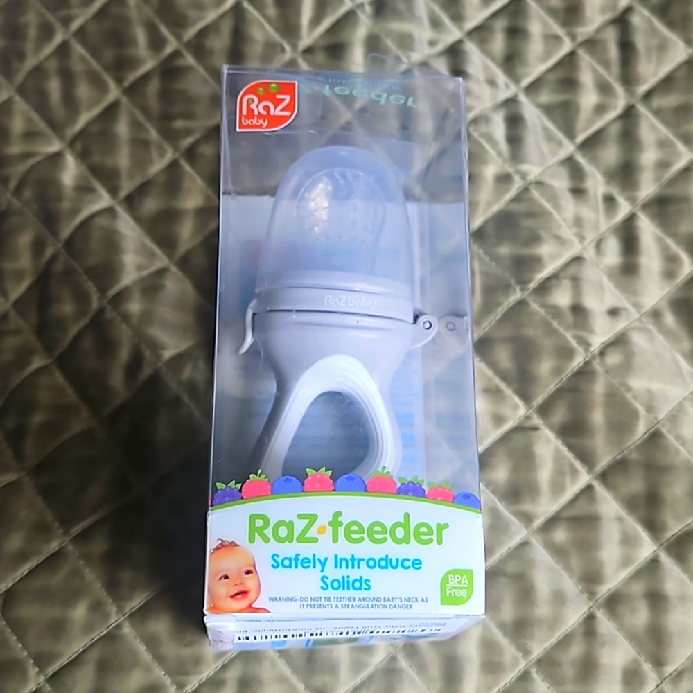 Raz-Feeder Baby Solid Food Feeder